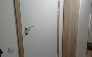 входная дверь с порошковым напылением белого цвета - общий вид