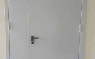 дверь для тамбура с распашной створкой