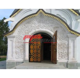 металлическая двустворчатая дверь с массивом дерева для храма